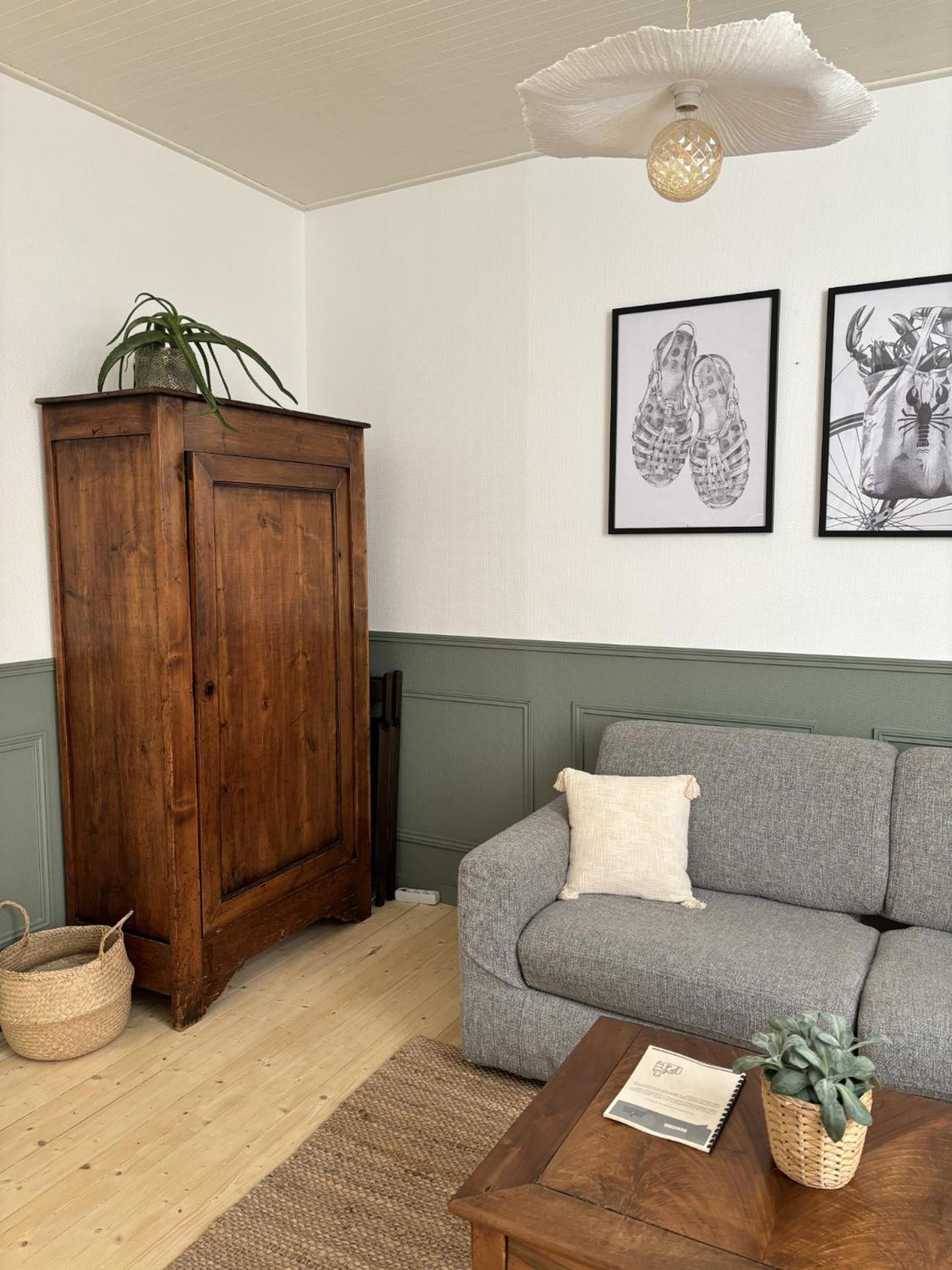 Gustave Charmant Appartement En Coeur De Ville A 20 Metres De La Mer レ・サ​​ーブル・ドロンヌ エクステリア 写真