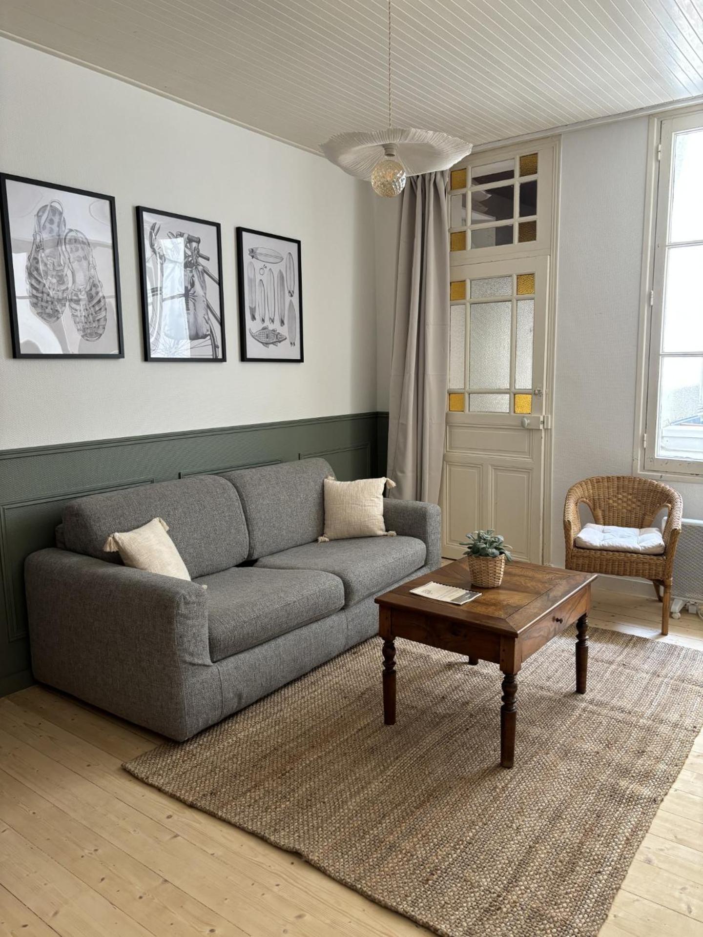 Gustave Charmant Appartement En Coeur De Ville A 20 Metres De La Mer レ・サ​​ーブル・ドロンヌ エクステリア 写真
