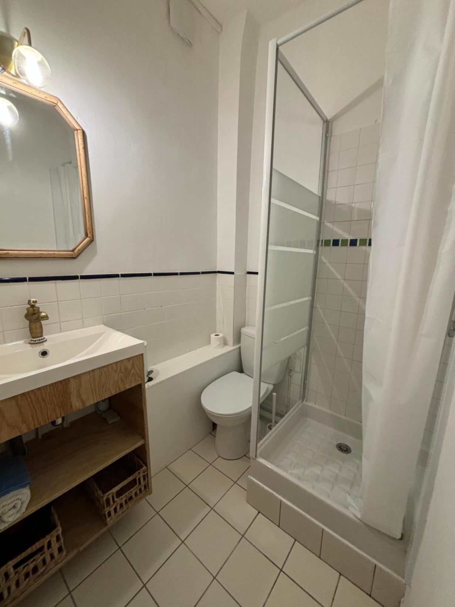 Gustave Charmant Appartement En Coeur De Ville A 20 Metres De La Mer レ・サ​​ーブル・ドロンヌ エクステリア 写真